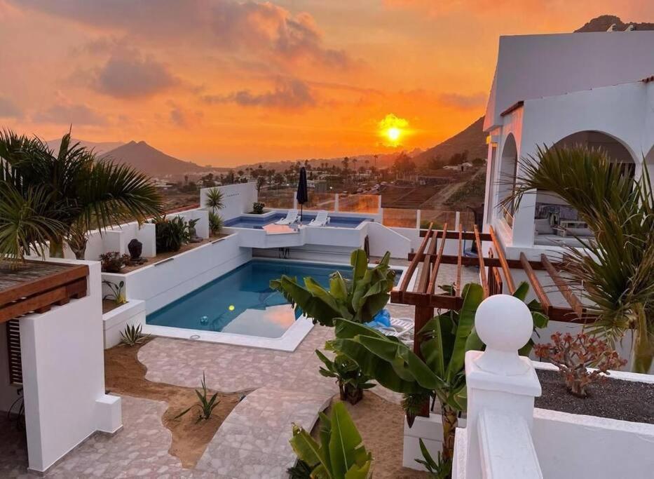 Gezellige Villa Met Prachtig Zicht En Zwembad Arona  Luaran gambar